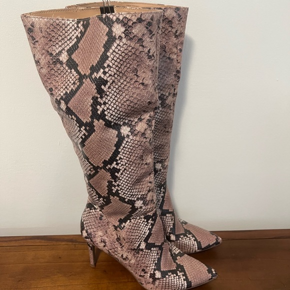 Like New Steve Madden Snakeskin Boots!! - Picture 3 of 3